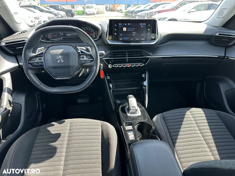 Peugeot 2008 - 10