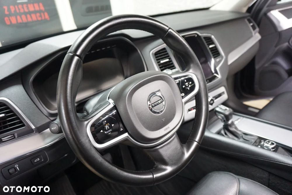 Volvo XC 90 D5 AWD Momentum 7os - 23