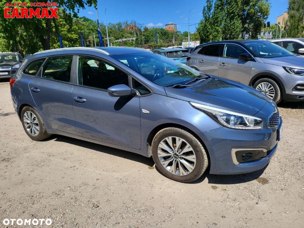 Kia Ceed - 9