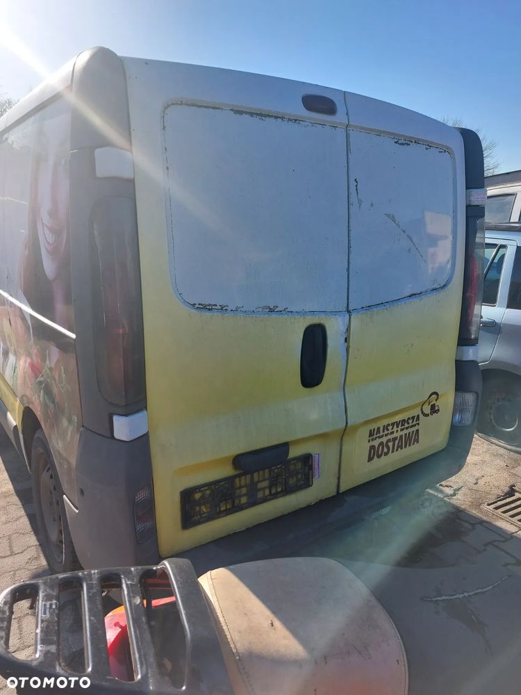Renault Trafic 2006 1,9d na części drzwi szyby lusterka lampy boczki fotel - 6