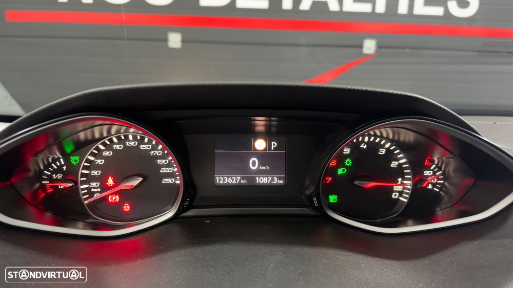 Peugeot 308 PureTech 130 GPF EAT8 Stop & Start Tech Edition - 24