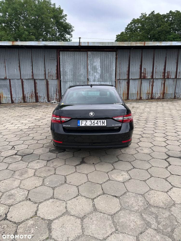 Skoda Superb 2.0 TDI 4x4 L&K DSG - 4