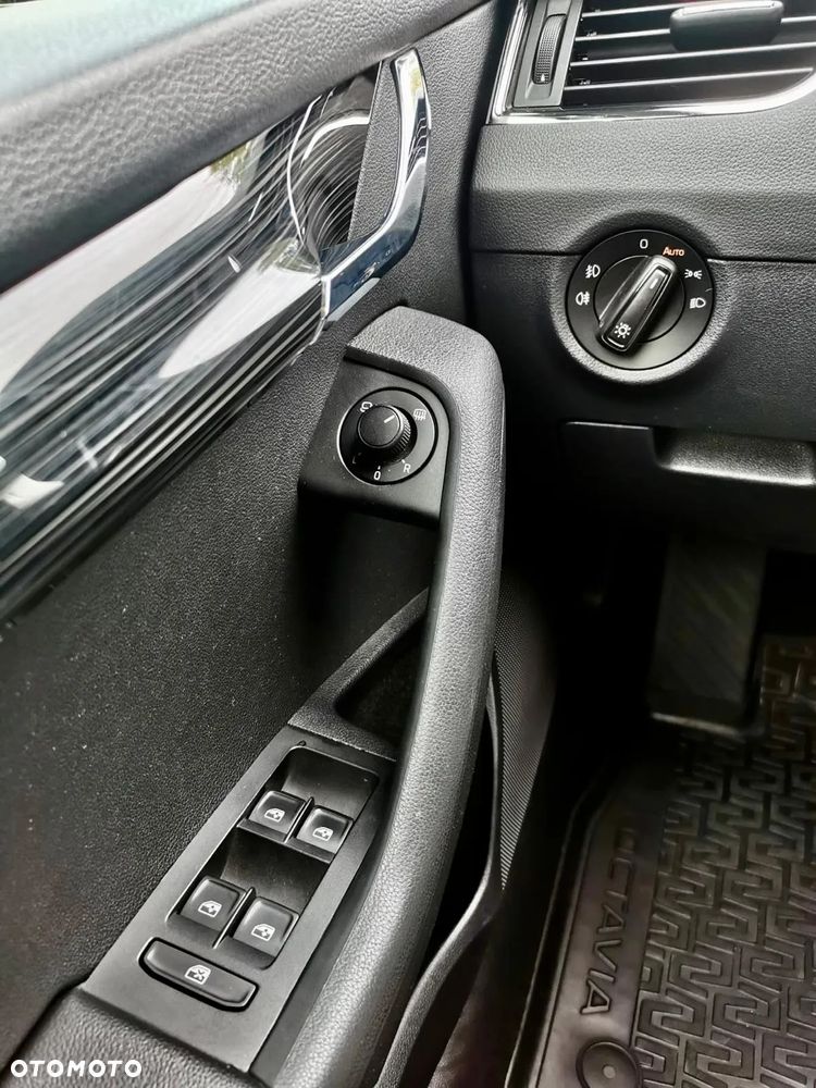 Skoda Octavia 2.0 TDI Style DSG - 12