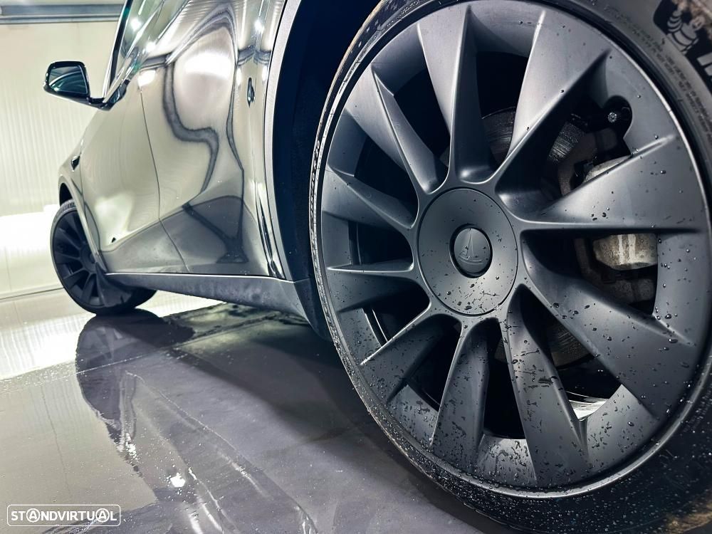 Tesla Model Y Long Range Dual Motor AWD - 8
