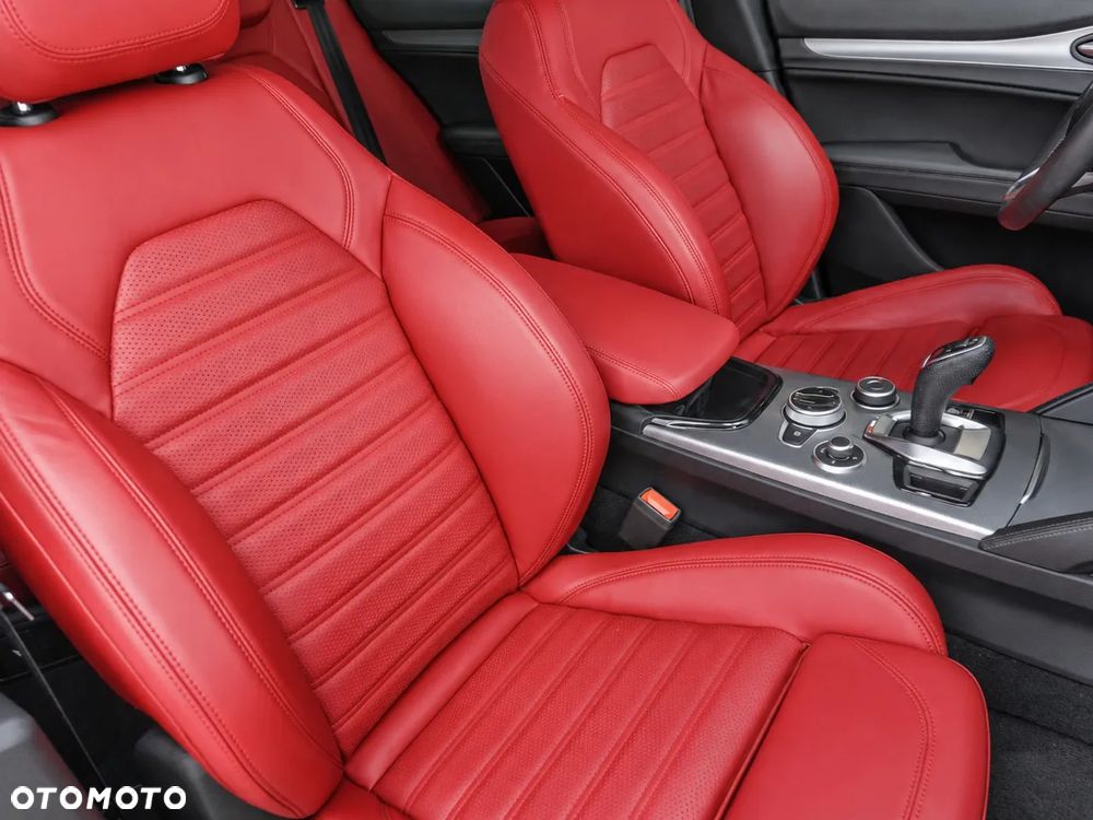 Alfa Romeo Stelvio 2.0 Turbo Veloce Q4 - 36