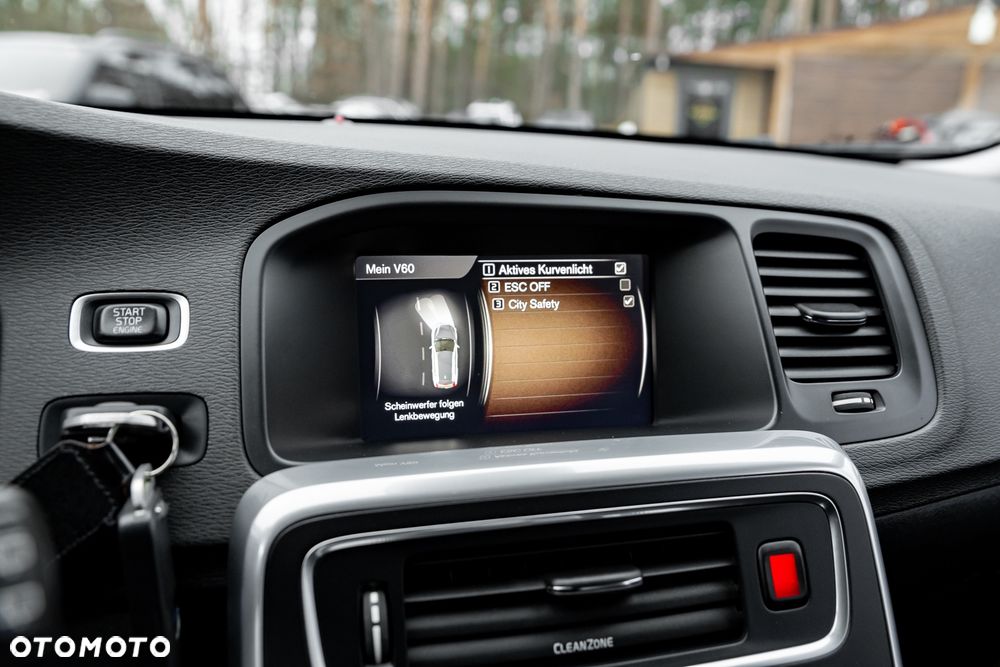 Volvo V60 Cross Country D3 Geartronic - 30