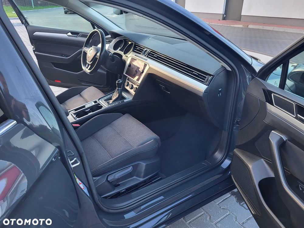 Volkswagen Passat 2.0 TDI BMT Comfortline - 19