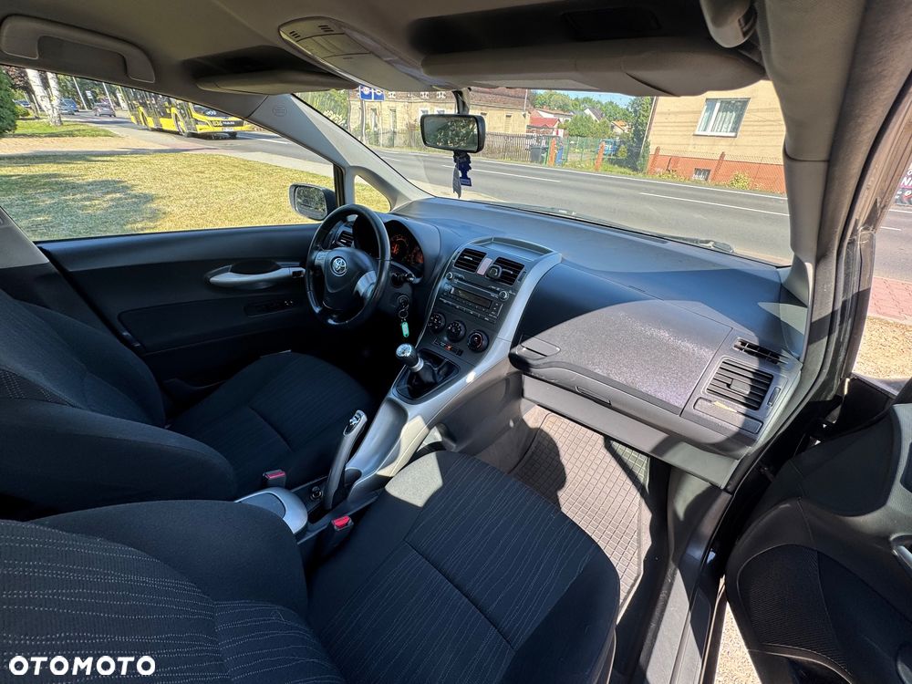 Toyota Auris 1.6 VVT-i Premium - 11