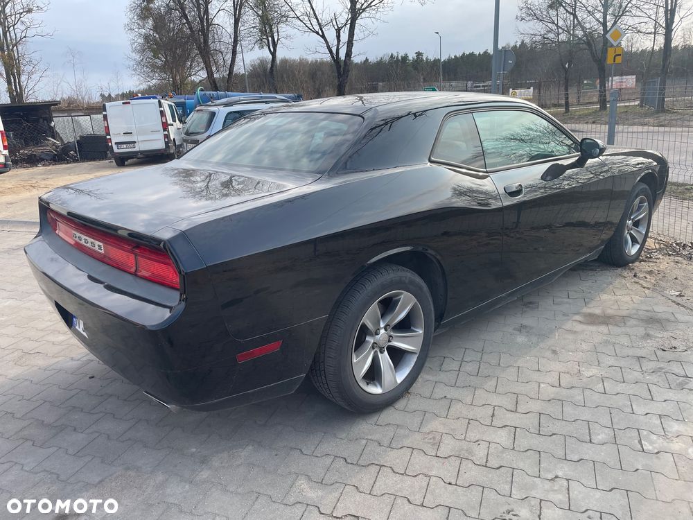 Dodge Challenger 3.5 SE - 8
