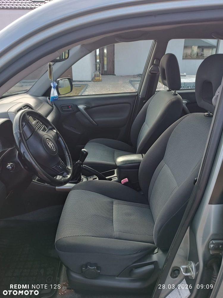 Toyota RAV4 2.0 VVT-i 4x4 - 8
