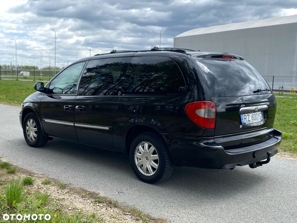Chrysler Town & Country 3.8 - 8
