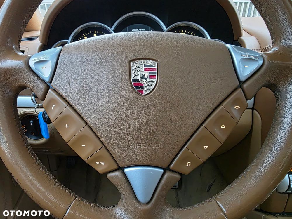 Porsche Cayenne - 19