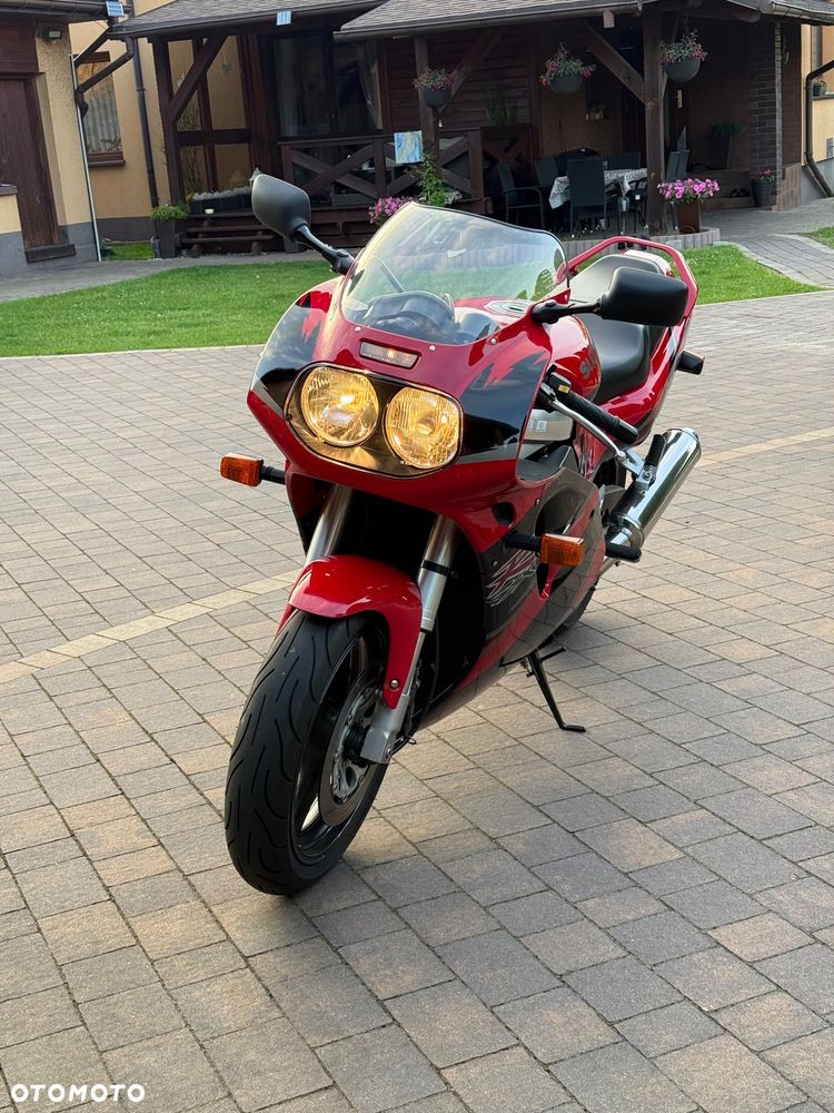 Suzuki GSX-R - 23