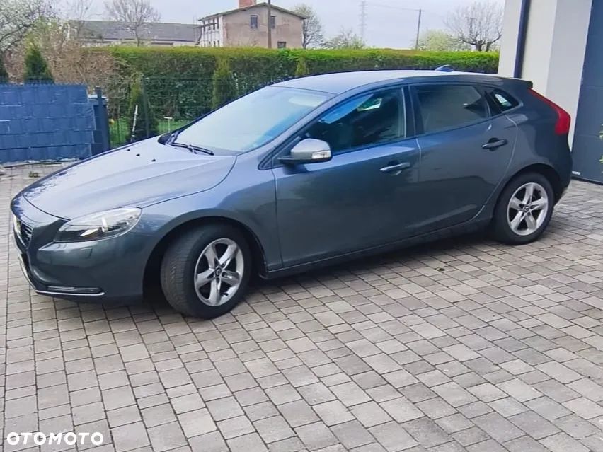 Volvo V40 T2 - 2