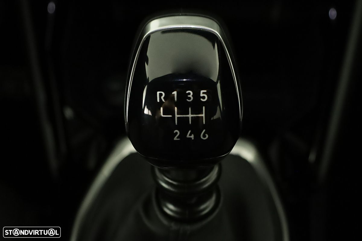 Peugeot 2008 1.2 PureTech Allure - 13