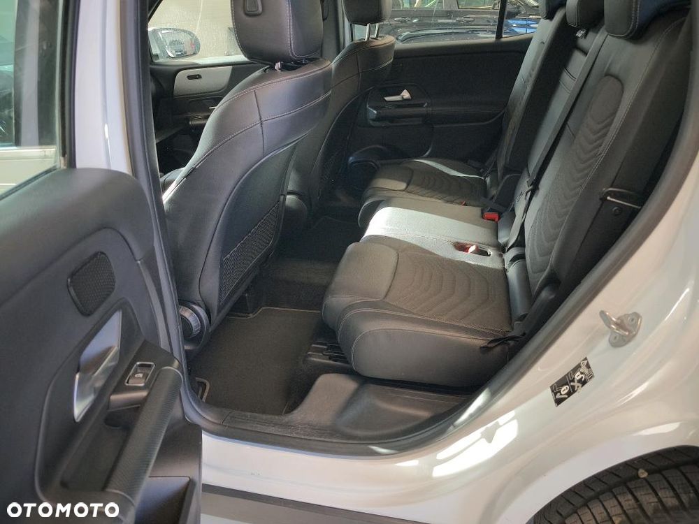 Mercedes-Benz GLB 200 7G-DCT - 9