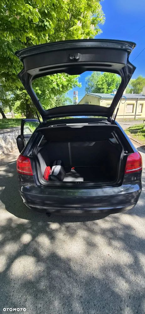 Audi A3 3-drzwiowe 1.6 TDI DPF Attraction - 12