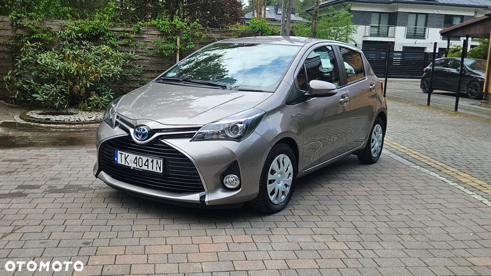 Toyota Yaris Hybrid 100 Dynamic - 9