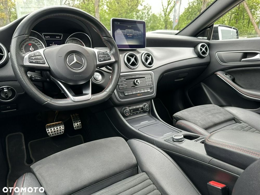 Mercedes-Benz CLA 250 4Matic 7G-DCT AMG Line - 27