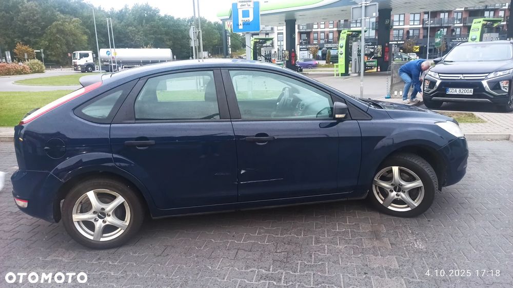 Ford Focus 1.6 Ambiente - 3