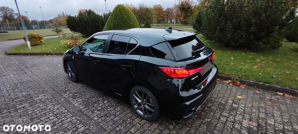 Lexus CT 200h F Sport Edition - 10