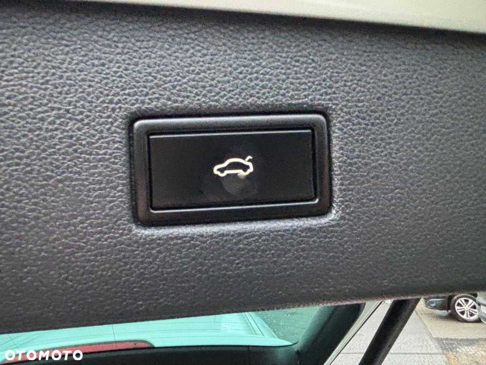 Volkswagen Tiguan 2.0 TDI SCR 4MotION DSG Elegance - 32