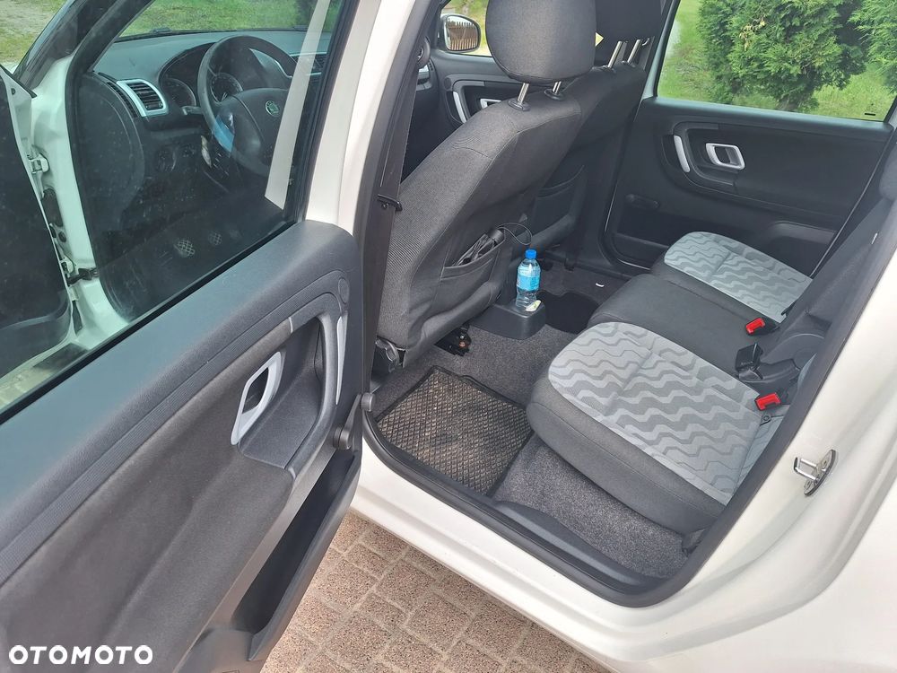 Skoda Roomster 1.2 12V HTP - 8