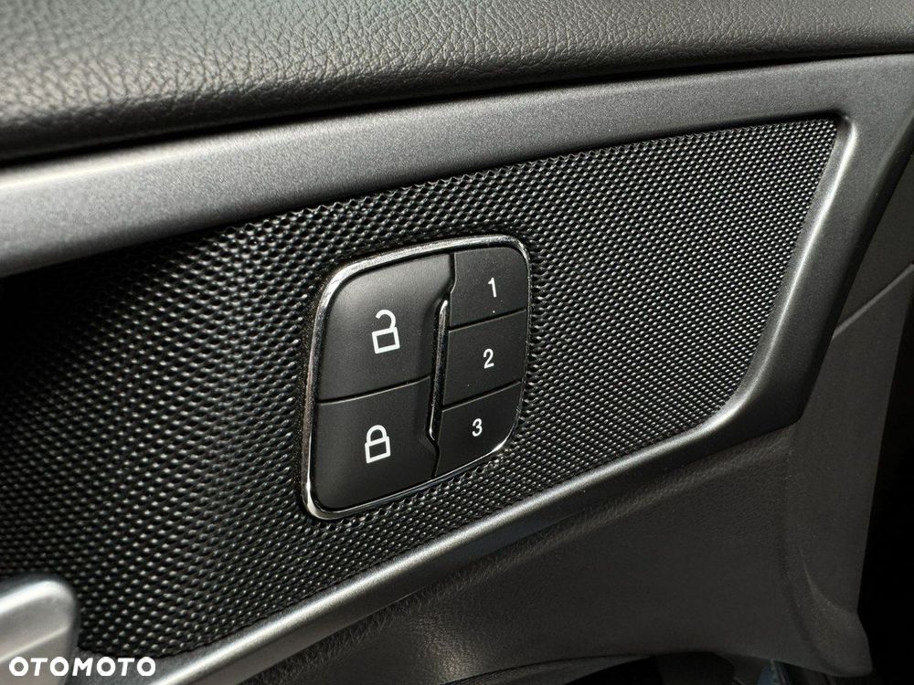 Ford Mondeo 2.0 TDCi Titanium PowerShift - 18