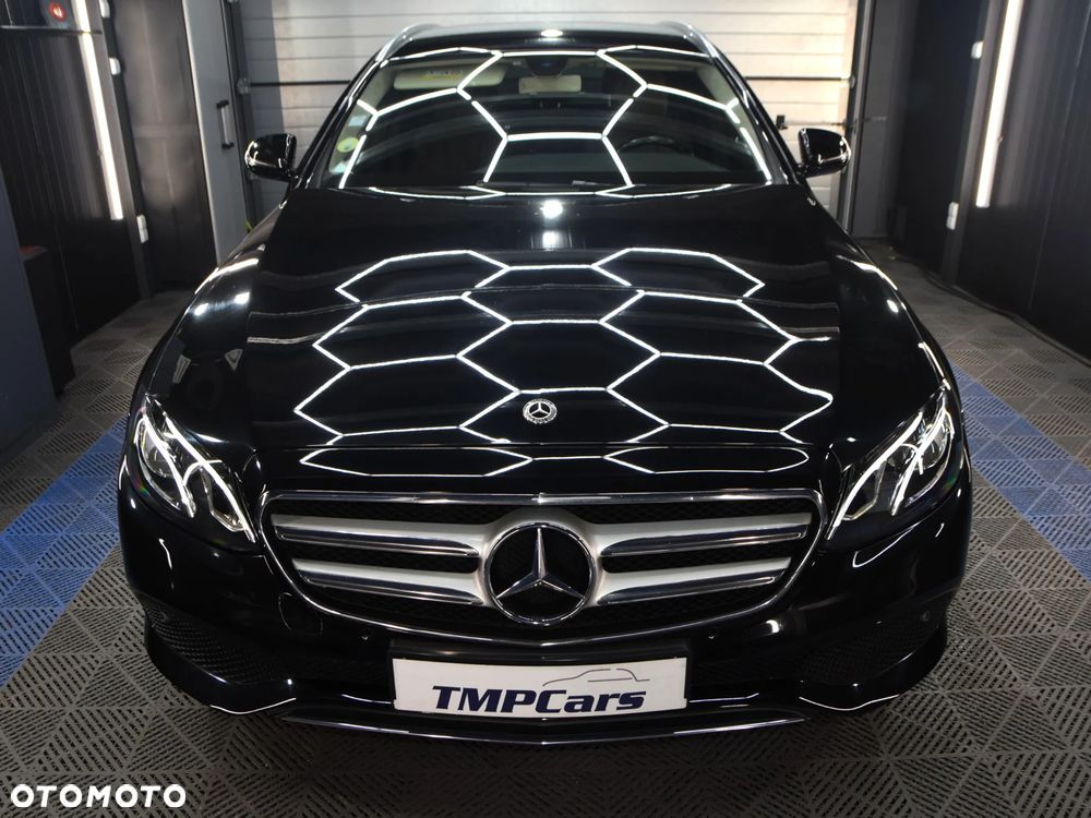 Mercedes-Benz Klasa E 220 d 9G-TRONIC - 28