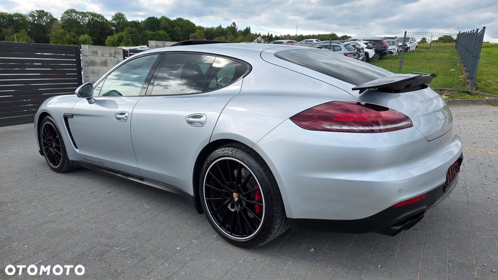 Porsche Panamera GTS PDK - 6