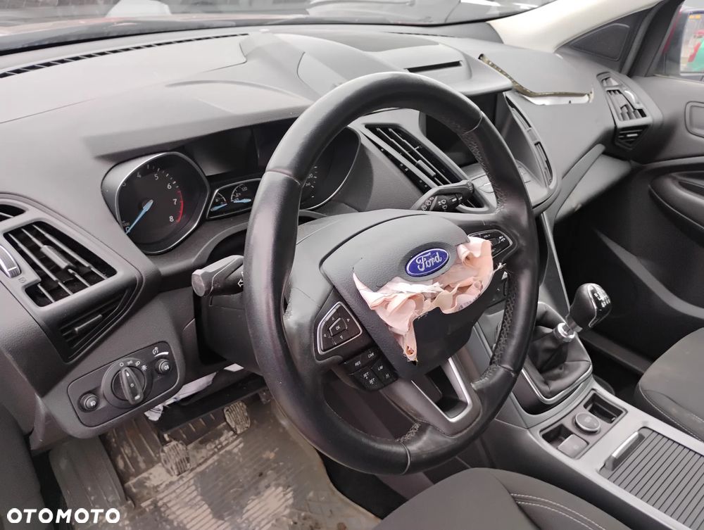 Ford Kuga - 12