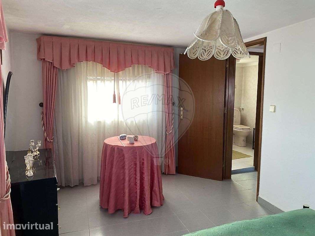Moradia T2 para venda - Grande imagem: 2/11