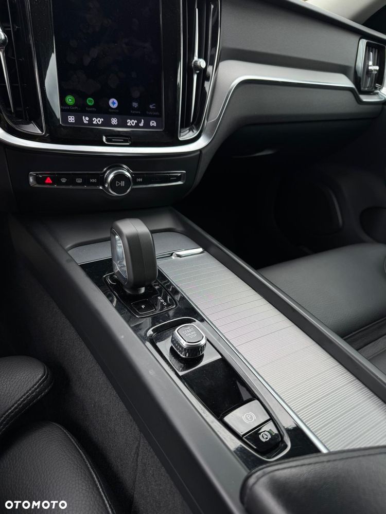 Volvo V60 Cross Country Plus B4 D AWD - 25