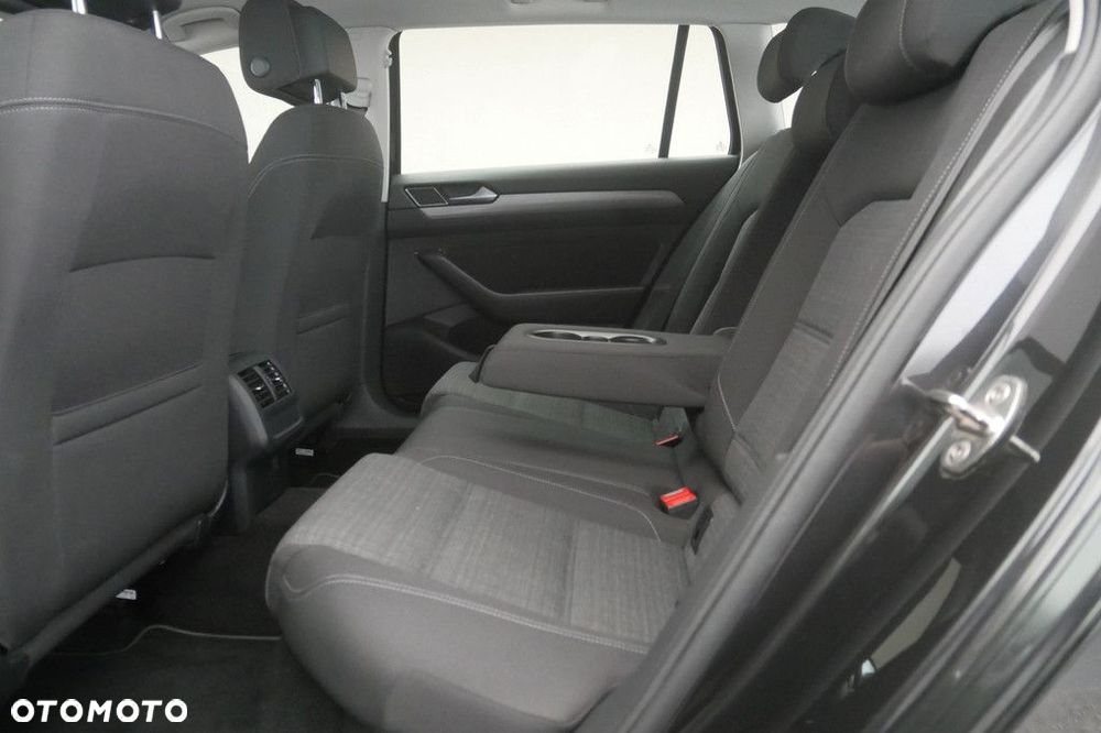Volkswagen Passat Variant 2.0 TSI Business DSG - 15