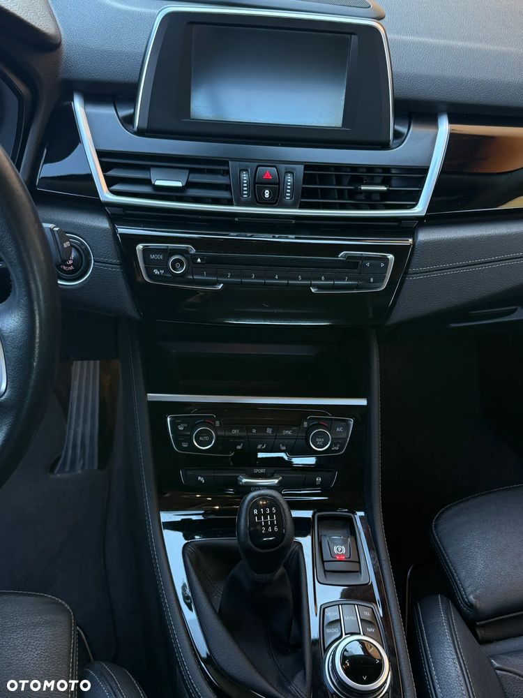 BMW Seria 2 218d - 18