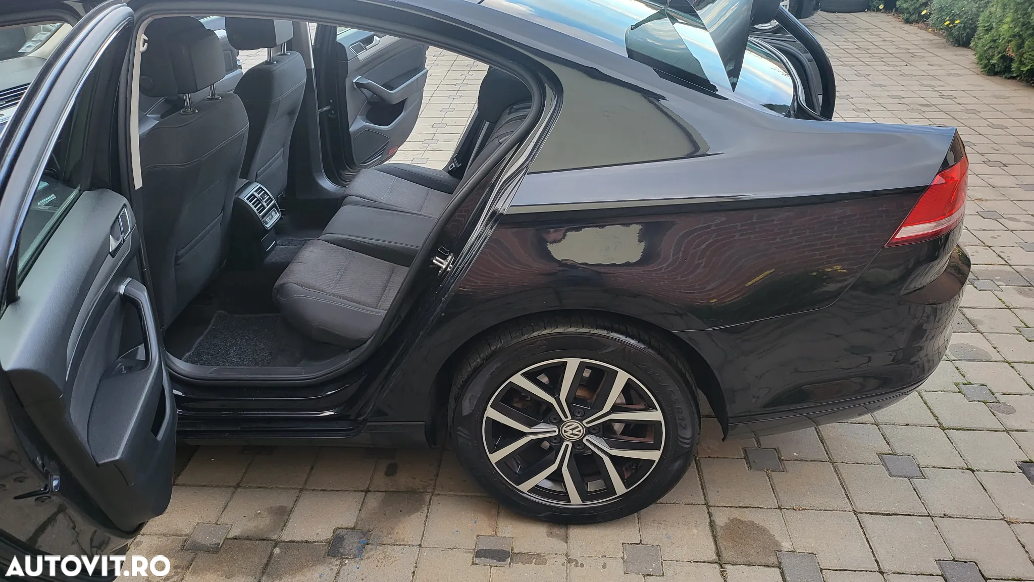 Volkswagen Passat - 14