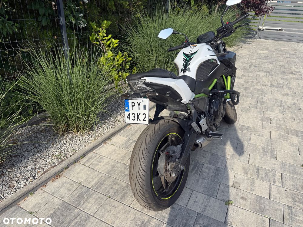 Kawasaki ER - 12