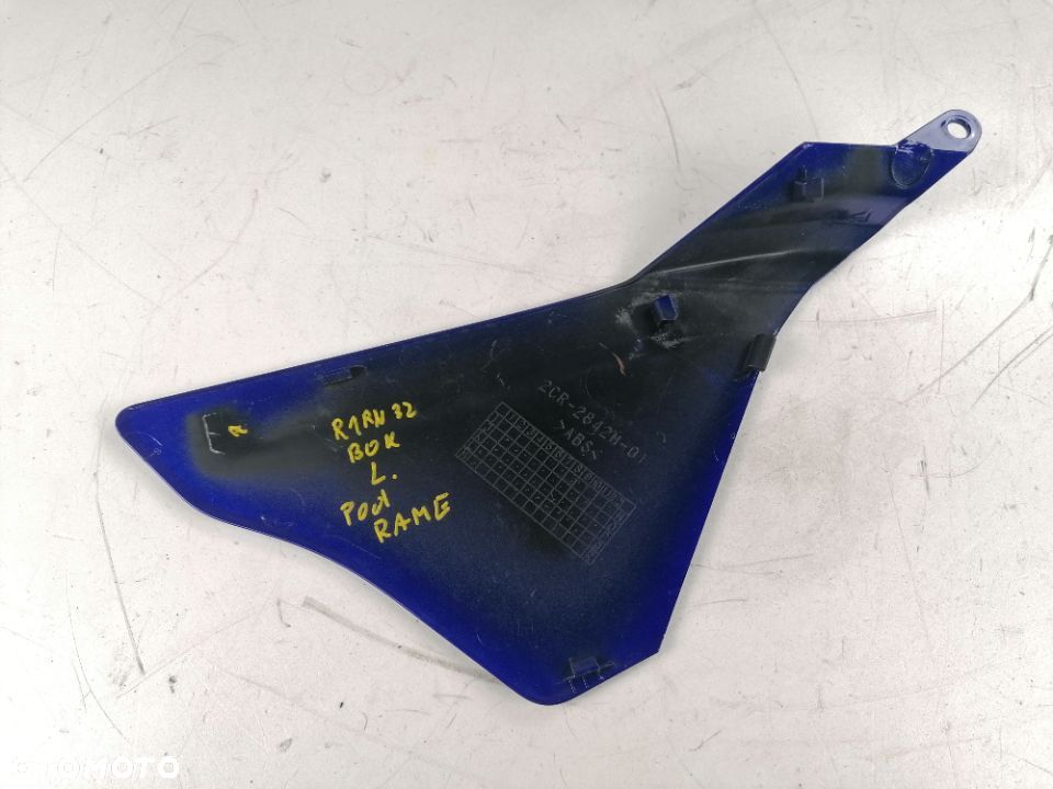Yamaha R1 RN32 owiewka bok boczek pod ramę lewy 15- - 4