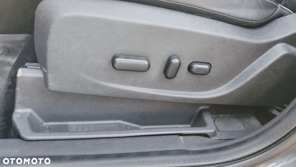 Ford Kuga 2.0 TDCi 4x4 Vignale - 24