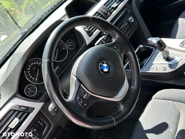 BMW Seria 3 320d Touring Efficient Dynamics Edition Luxury Line - 16