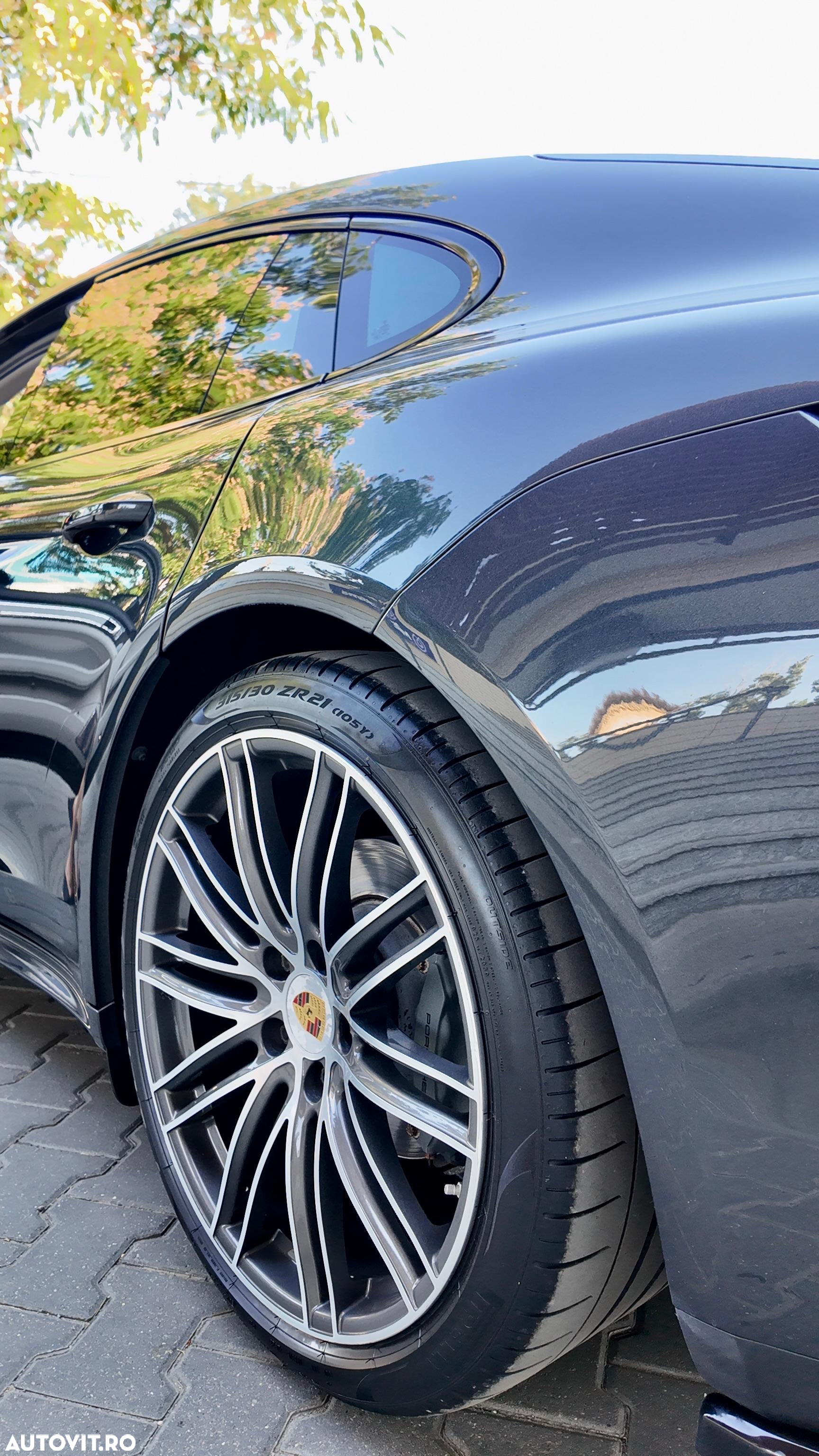 Porsche Panamera 4S - 38