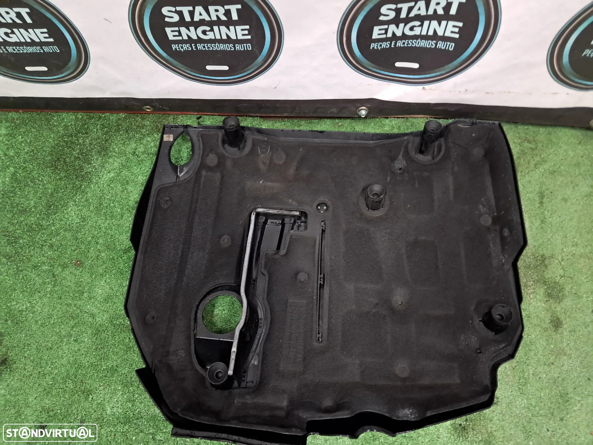 Tampa do motor Mercedes Classe C W204 220 CDI OM646 2007-2009 - 2