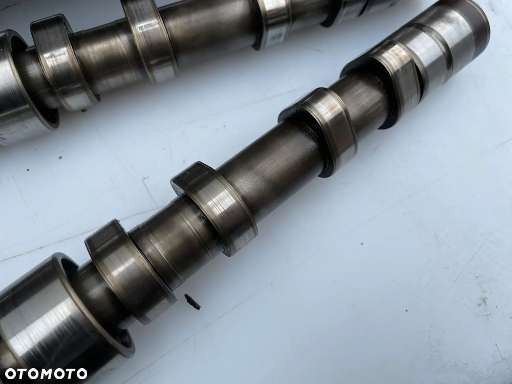 Pokrywa zaworów wałki rozrządu vw Golf V 03C103475 03CAS 03CAH - 17