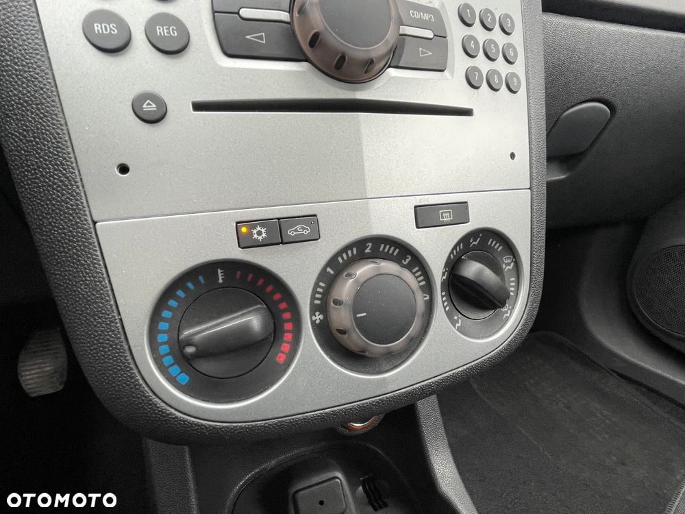 Opel Corsa 1.4 16V Color Edition - 24
