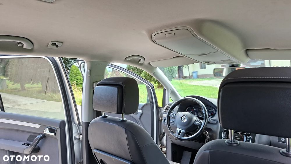 Volkswagen Touran 2.0 TDI DPF BlueMotion Technology DSG MATCH - 29