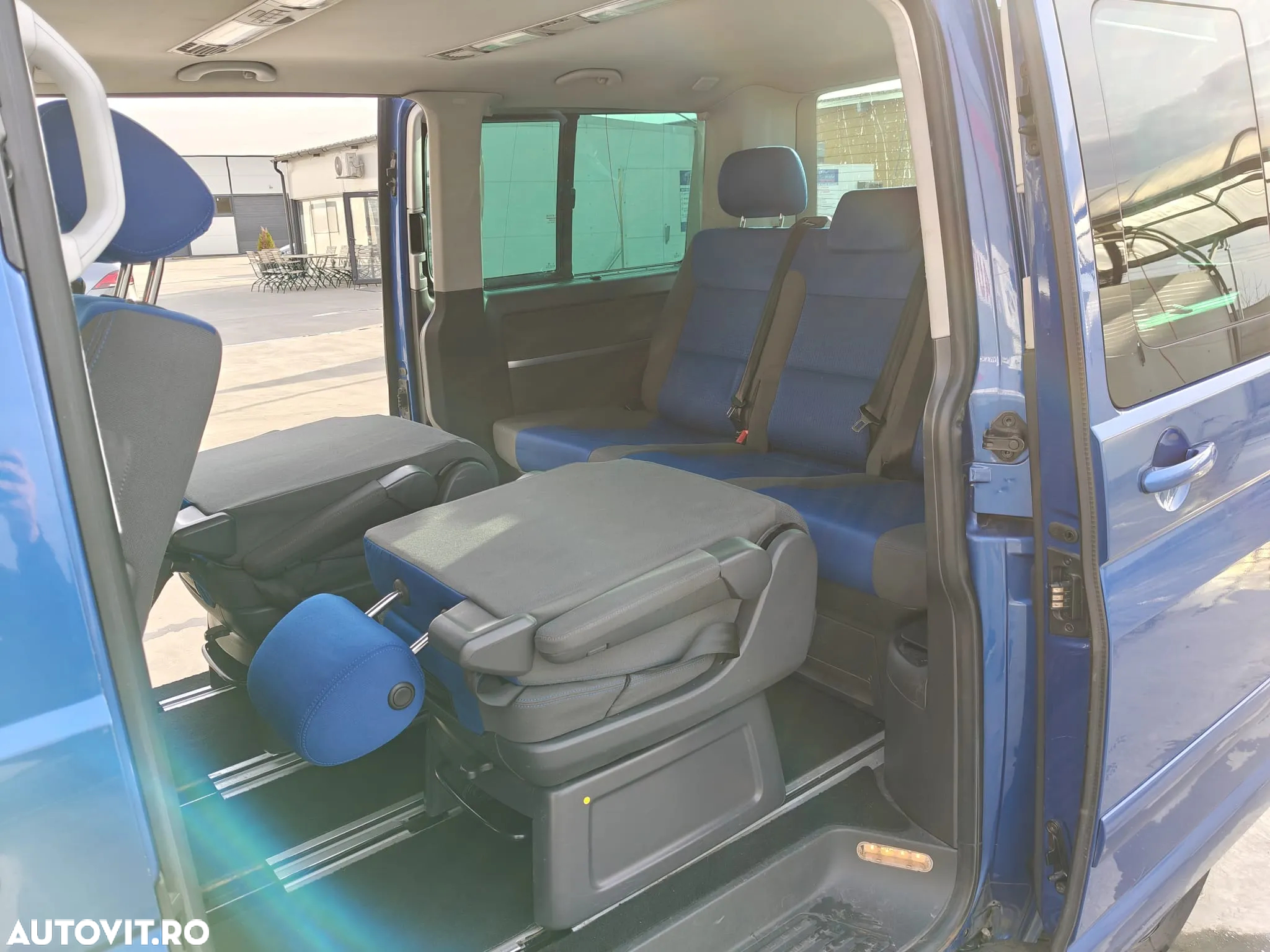 Volkswagen Multivan - 2