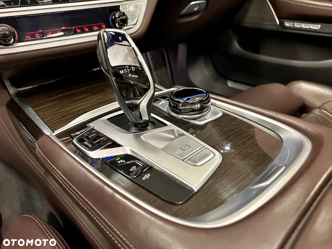 BMW Seria 7 750d xDrive - 19