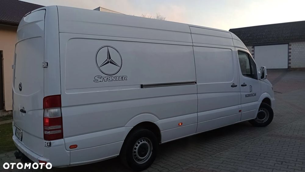 Mercedes-Benz Sprinter - 4
