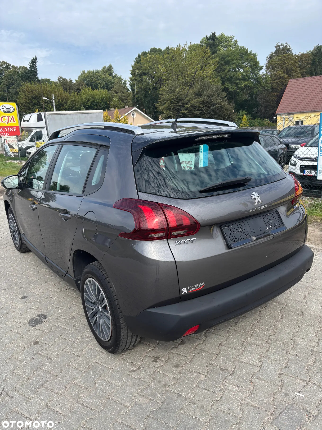 Peugeot 2008 1.2 Pure Tech Active S&S EAT6 - 8