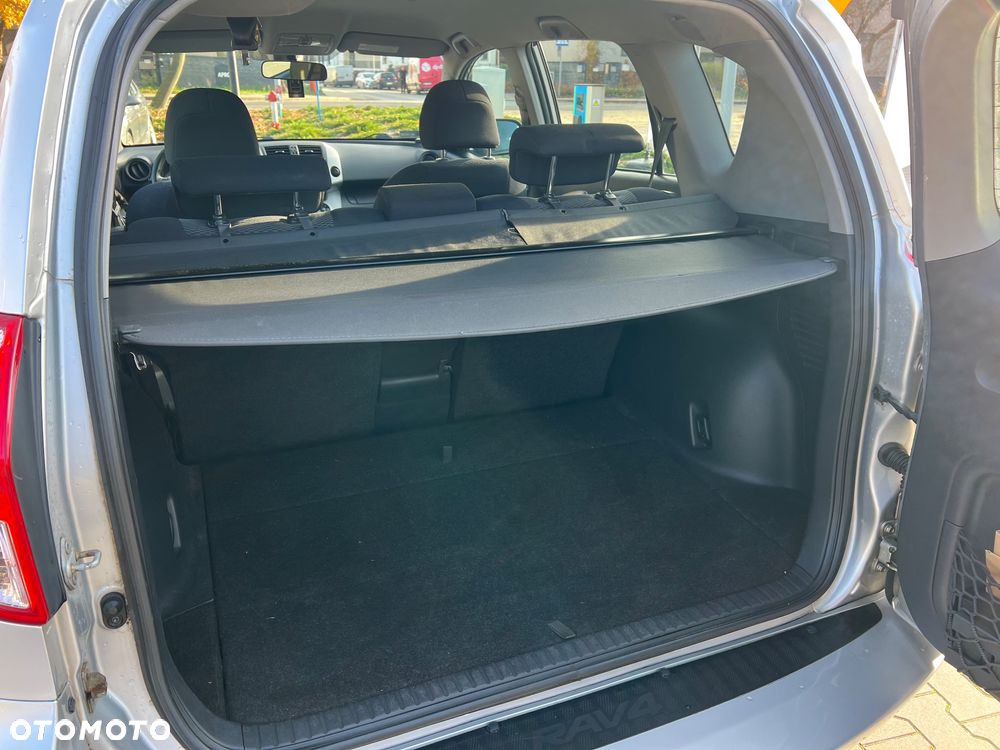 Toyota RAV4 - 9